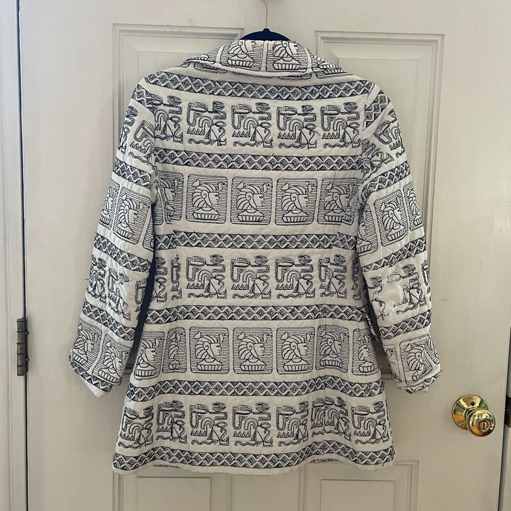 Black and white lightweight quilted jacket S/M